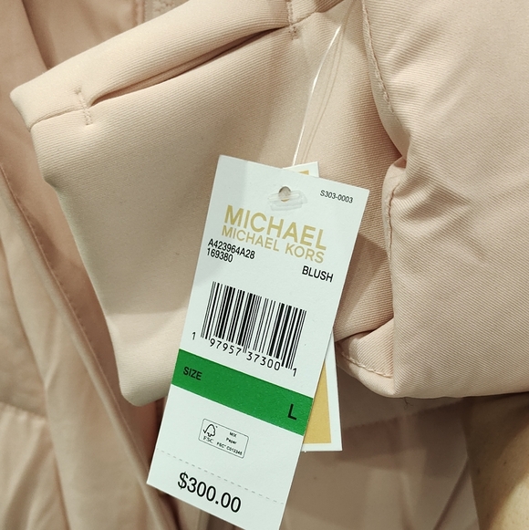 Michael Kors Pink Quilted Ski Jacket with Faux Fur Hood - Picture 4 of 5